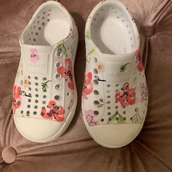 Native Other - Native Shoes Size 6